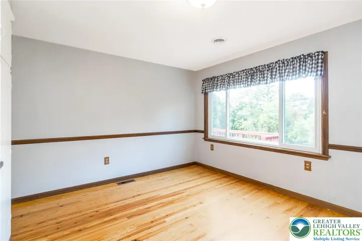 Eat-in area in kitchen