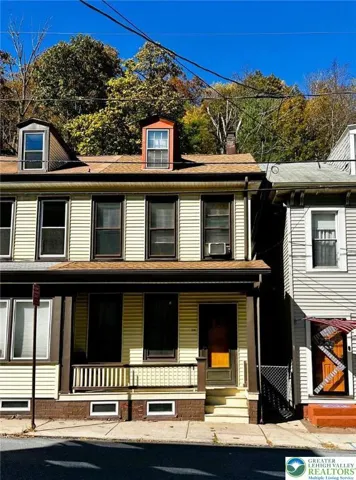 Welcome Home to 208 W Broadway Jim Thorpe!