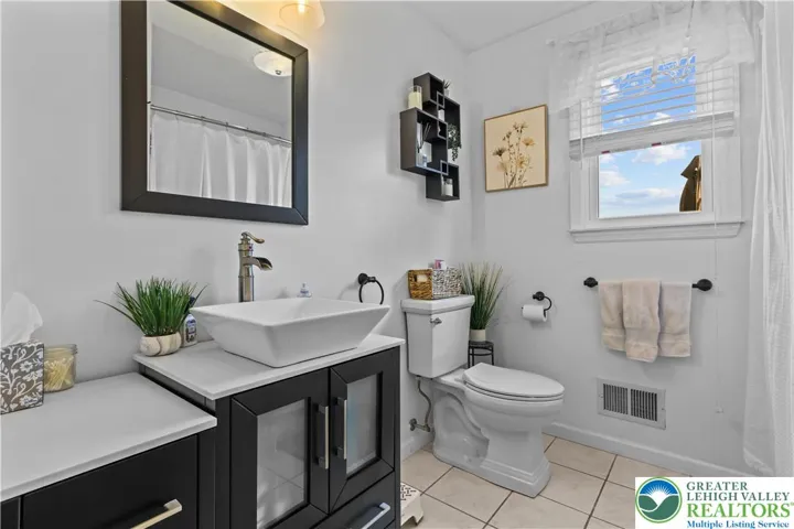 Main bathroom