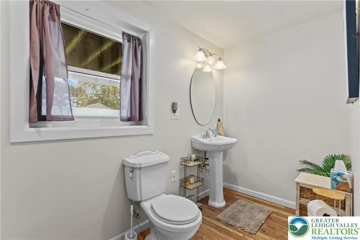 Lower level full bath