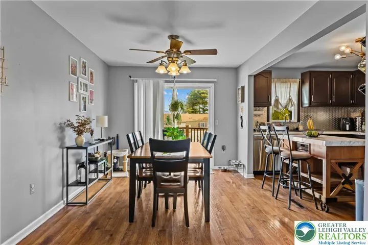 Dining room into kitchen