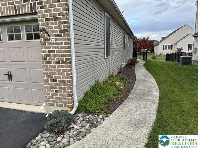 Side Access to the Patio