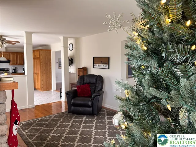 A short escrow means you could spend Christmas here.