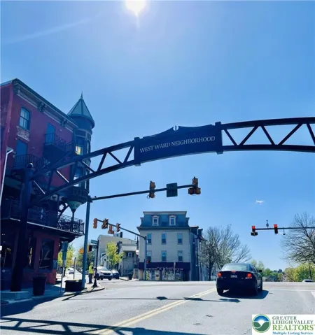 at the gateway of #westwardwonderful