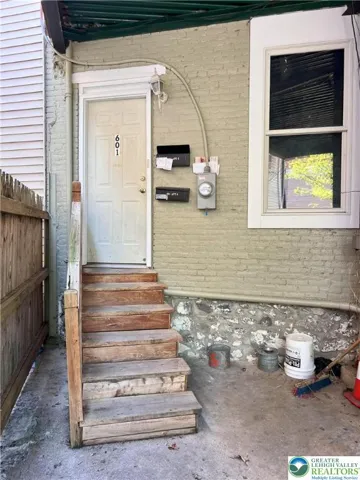 you could fit a cute al fresco bistro set out here.