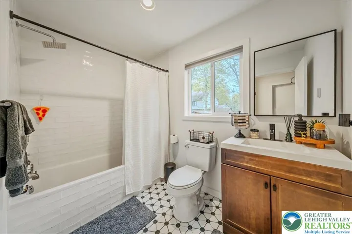 Full Bathroom