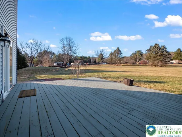 Deck in back of the house