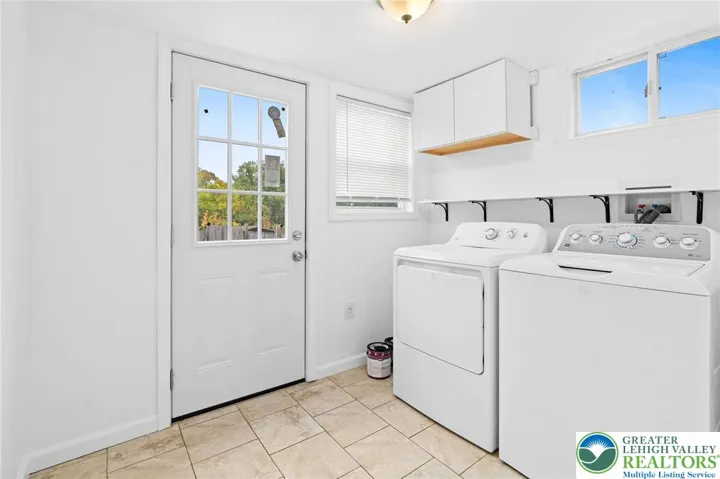 1st FL laundry/mudroom