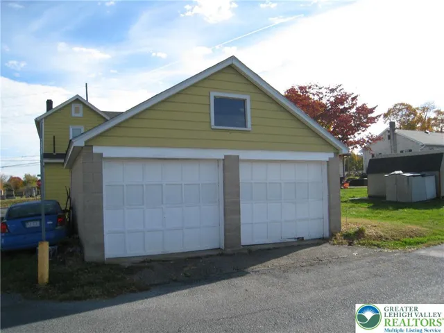 Garage with storge loft