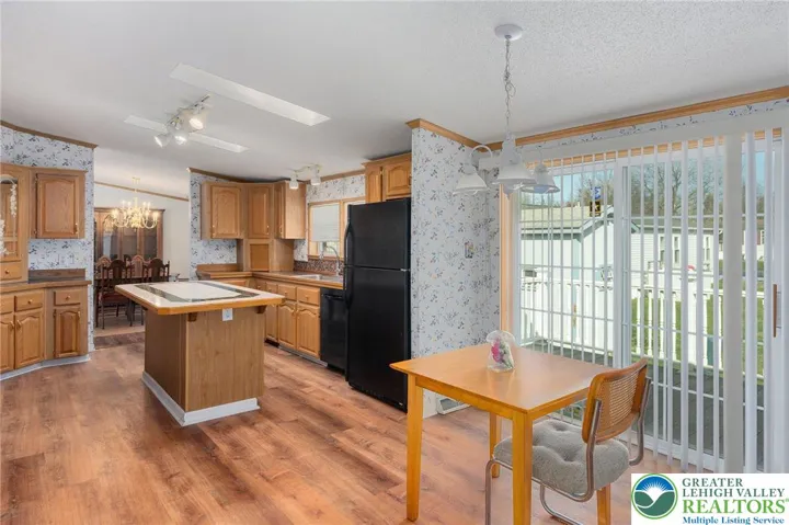 Breakfast Nook - Access to Back Deck