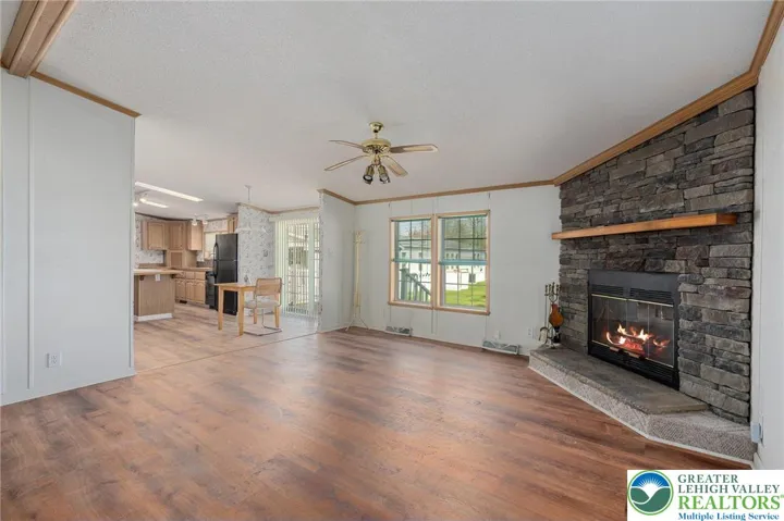 Family Room - open to breakfast nook