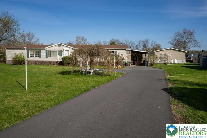183 Greenbriar Dr S - Private Driveway