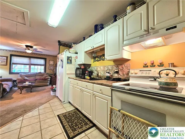 Kitchenette - extended family suite