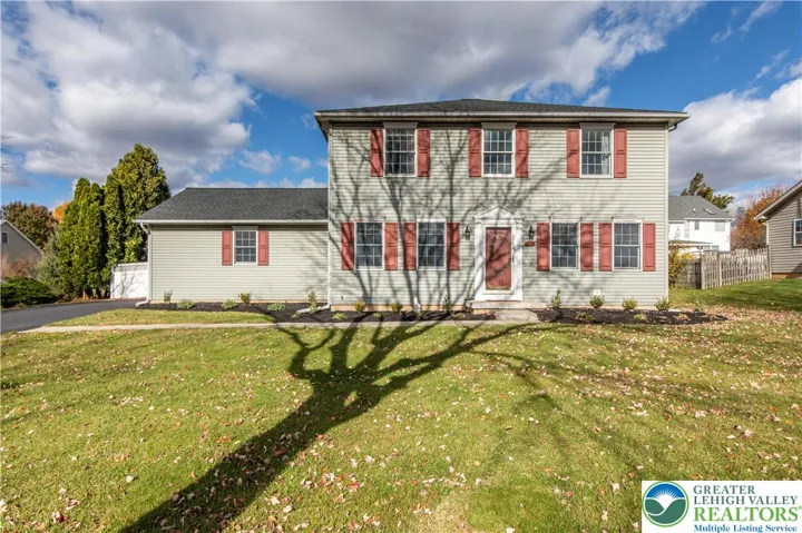 Gorgeous Colonial