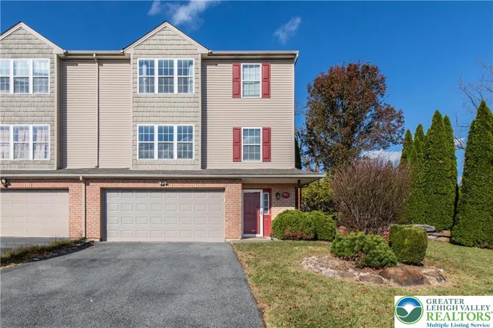 Welcome to 715 White Circle in Northamton PA 18067