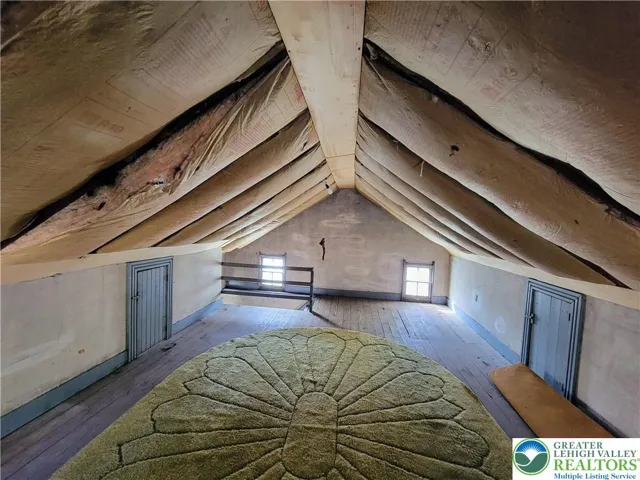 Expandable attic