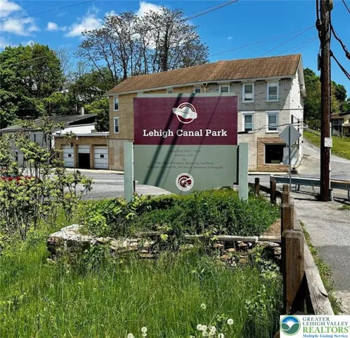 7 mins from the Lehigh Canal Park Weissport