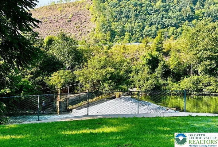 3 min from the Pohopoco Creek in Parryville