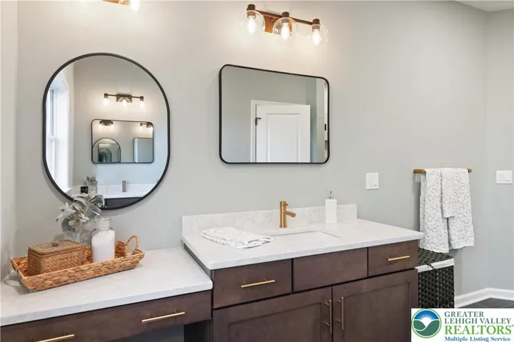 Owner's Bathroom *Photos are of a previously built model home. Features, finishes, and options may vary*