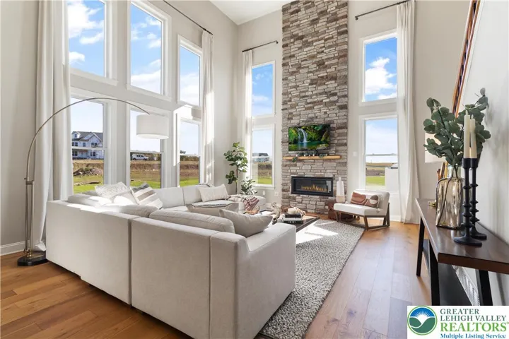 Great Room *Photos are of a previously built model home. Features, finishes, and options may vary*