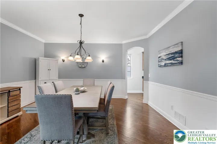 Dining Room, spacious enough for 20 guests!