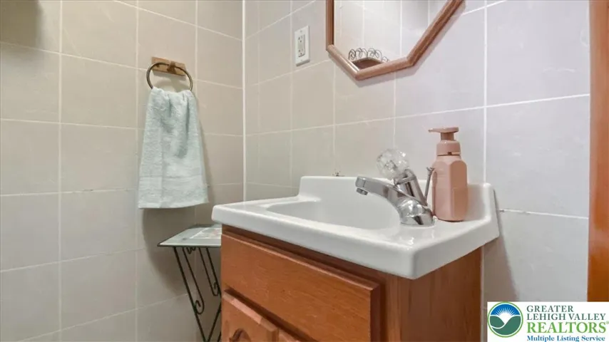 Powder room