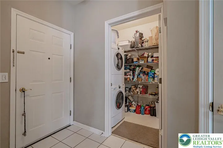 Foyer / Laundry Room