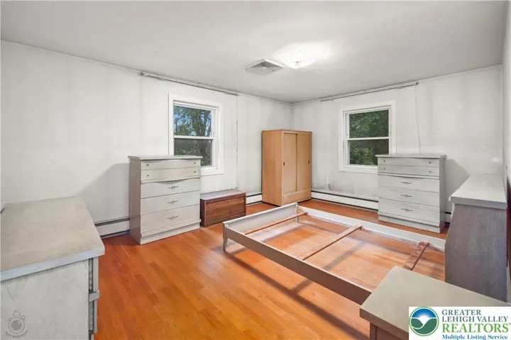 Bedroom - furniture included