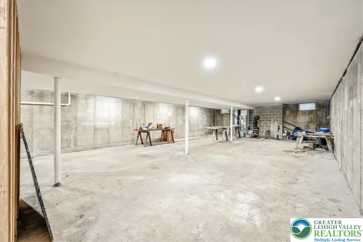 Huge unfinished garage/basement