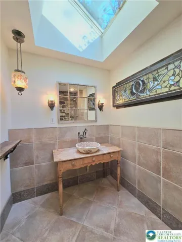 1st Floor Full Bath