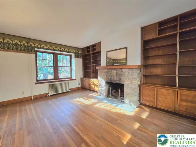 Living Room with Gas Fireplace