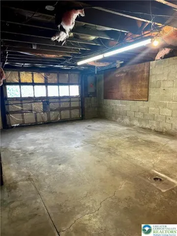 1-car built-in garage