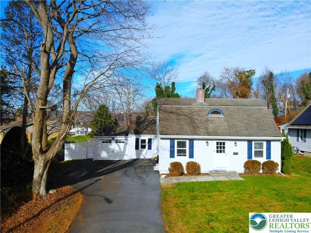 Welcome to 915 Birch Road!
