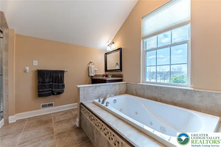 Whirlpool tub