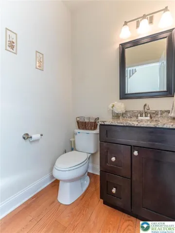 Powder Room w/Granite countertop