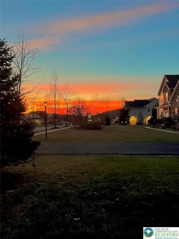 Owner's Seasonal Photo