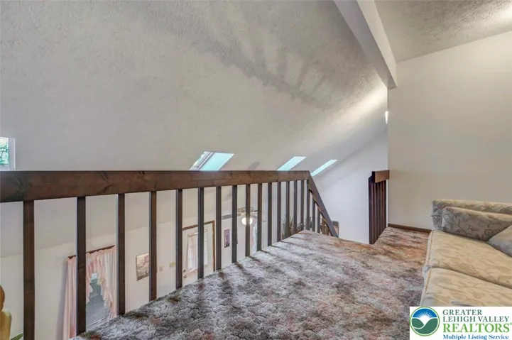 Loft Overlooking 1st Floor