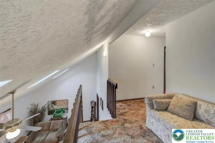 Open Loft To Bedrooms