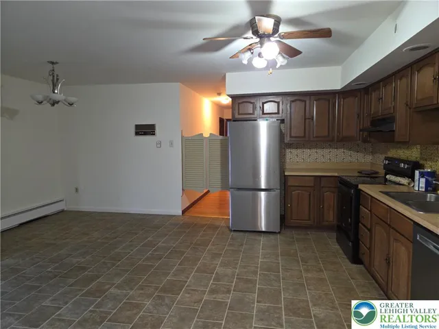Eat in kitchen dining area