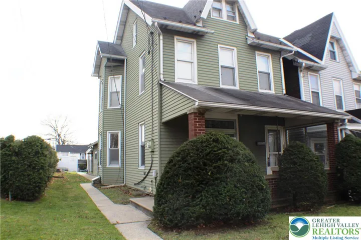 LARGE SINGLE Home in the City of Allentown (South Side)