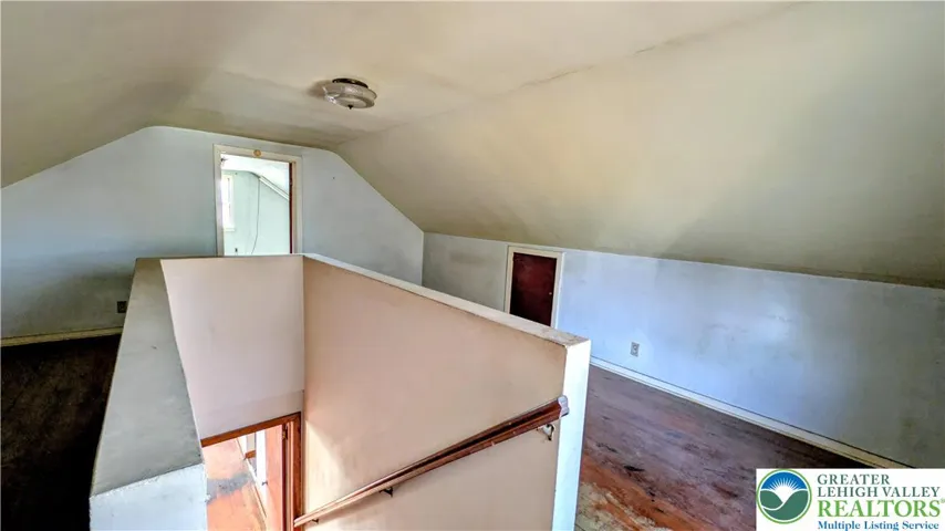 Upstairs "hallway"