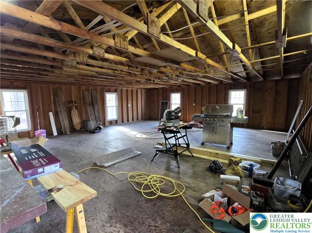 Workshop Above the Garage