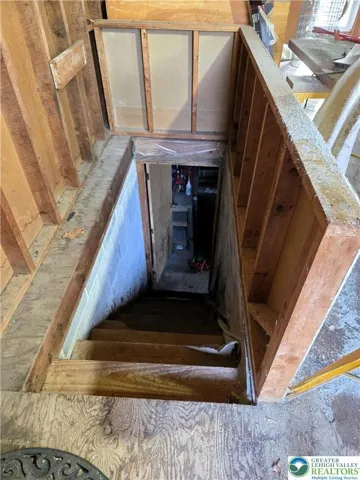 Access to Lower Level Garage