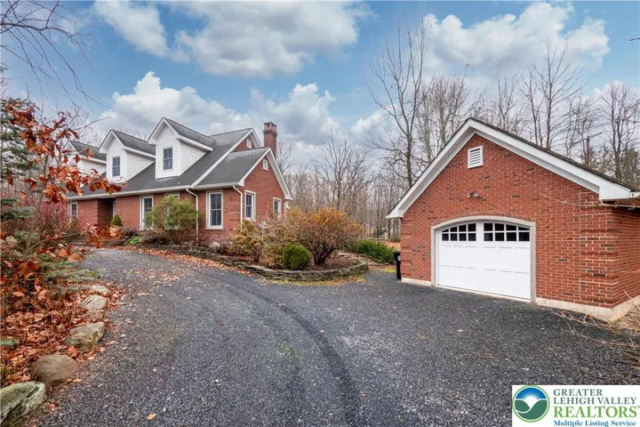 Detached Garage