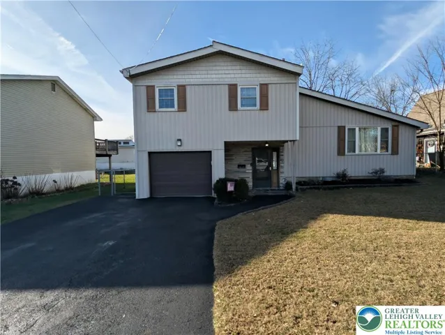 Welcome to 1720 Maumee Ave!