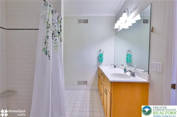  Main - MBR Bathroom