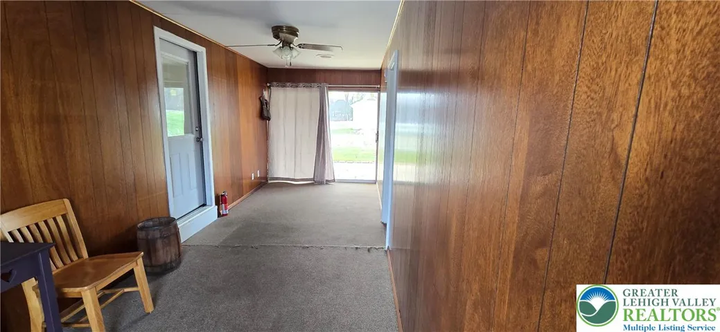Breezeway to garage