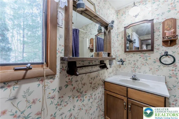 Full Bathroom #2