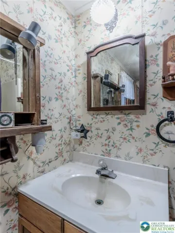 Full Bathroom #2