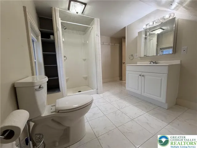 Full Bathroom 3rd floor